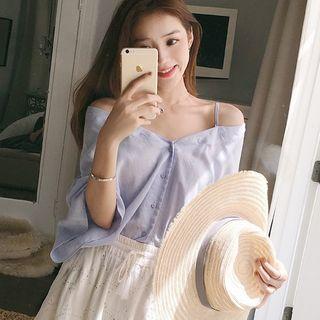 Off-shoulder V-neck Button Top / Lace Shorts / Set