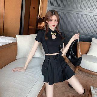 Short-sleeve Top / High Waist Pleated Skirt