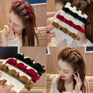 Fish Flocking Hair Clip (various Designs) / Set