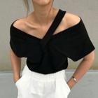 Short-sleeve V-neck Cutout T-shirt