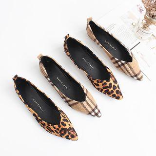 Pointed Leopard Print Flats