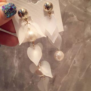 Petal Non-matching Drop Earring