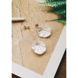 Asymmetric Shell Dangle Earrings