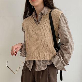 Colored V-neck Dip-back Vest