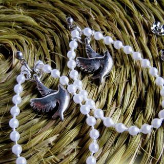 Pigeon Pearl Earrings