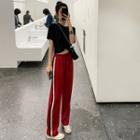 Knotted Short-sleeve Cropped T-shirt / High-waist Sweatpants