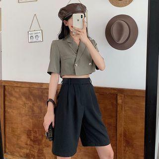 Short-sleeve Cropped Blouse / High-waist Straight-cut Shorts