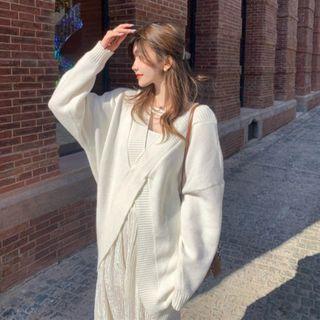 V-neck Plain Sweater / Wide-leg Pants