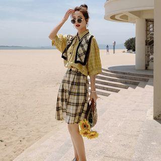 Set: Short Sleeve Plaid Shawl Check Shirt + Mid-rise Plaid Shorts