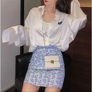Set: Loose-fit Long-sleeve Plain Shirt + Leopard Skirt