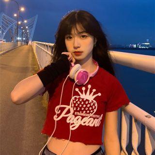 Short-sleeve Strawberry Print Cropped T-shirt