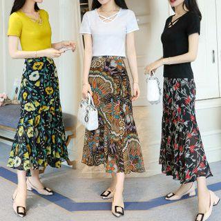 Set: Short-sleeve Crisscross T-shirt + Print Midi Skirt