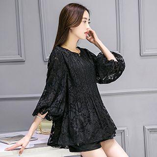 Lace 3/4-sleeve Top