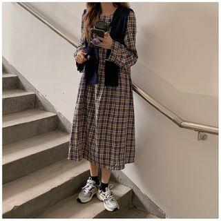 Long-sleeve Plaid A-line Midi Dress / Shawl