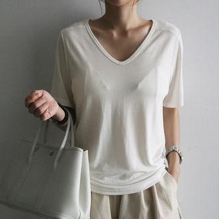 V-neck Plain T-shirt Ivory - One Size