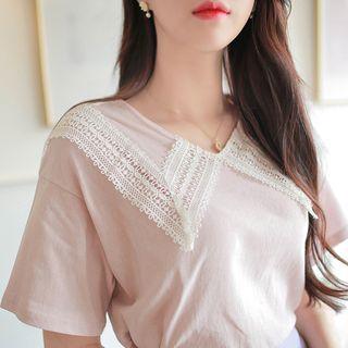 Crochet-trim Wide-collar T-shirt