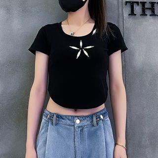 Short-sleeve Metal Accent Cropped T-shirt Black - One Size