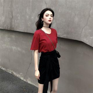 Plain Short-sleeve T-shirt / Tie-waist Mini Skirt