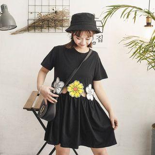 Short-sleeve Applique Cutout T-shirt Dress