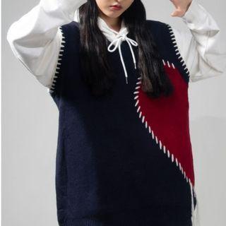 Contrast Stitching Heart Print Sweater Vest