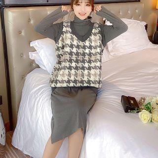 Set: Long-sleeve Plain Dress + Houndstooth Knit Vest