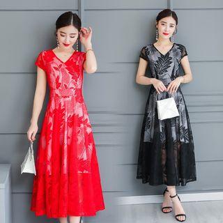 Short-sleeve Embroidered Lace A-line Midi Dress