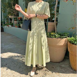 Monotone Long Pleat Dress