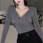 Long-sleeve V-neck Twist Top