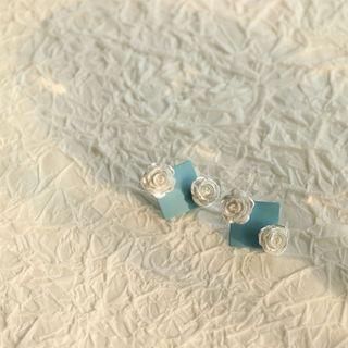 Flower Earring 1 Pair - White & Blue - One Size