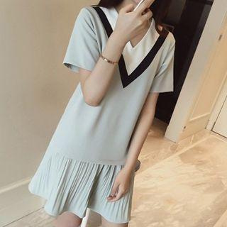 Chevron Accordion-hem Short-sleeve Dress