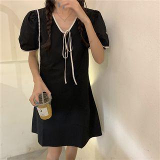 Contrast-trim Puff-sleeve Dress