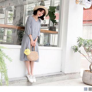 V-neck Buttoned 3/4 Sleeve Tie-back Gingham Dress