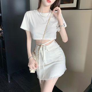 Short-sleeve Plain T-shirt / Mini A-line Denim Skirt