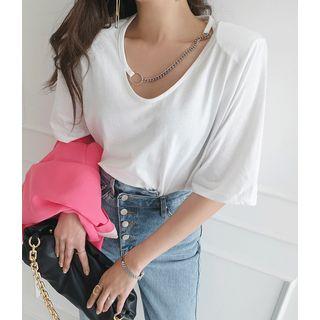 Inset-chain Padded-shoulder T-shirt