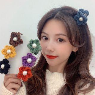 Faux Pearl Yarn Flower Hair Clip