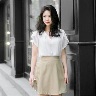 V-neck Cab-sleeve Top