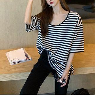 Striped Short-sleeve T-shirt / Rip Skinny Jeans
