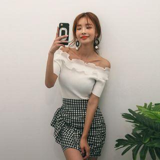 Frilled Off-shoulder Short-sleeve Knit Top