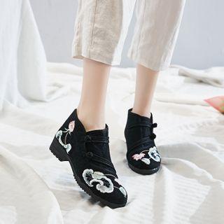 Embroidered Low-heel Ankle Boots