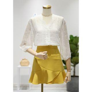 Set: V-neck Embroidery 3/4 Sleeve Blouse + Camisole Top