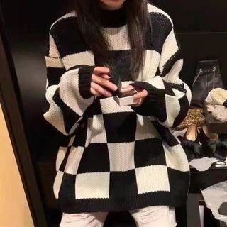 Black & White Plaid Knit Top Plaid - Black & White - One Size