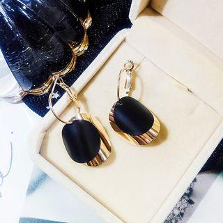 Retro Curved Alloy Disc Dangle Earring Silver Needle - Gold & Black - One Size