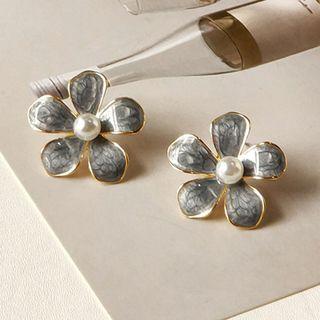 Beaded Flower Stud Earring 1 Pair - C - 308 - Dark Gray - One Size