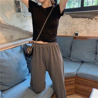 Short-sleeve Knotted T-shirt / Cropped Harem Pants