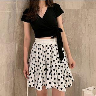 Set: Short-sleeve Knit Top + Dotted Mini Skirt