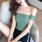 Open Back Off-shoulder Short-sleeve Knit Top / Contrast Trim Shorts