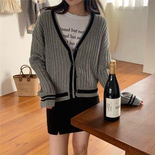 Loose-fit Button Knit Cardigan