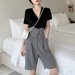 Short-sleeve Plain T-shirt / High-waist Shorts