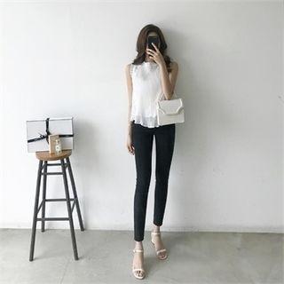 Sleeveless Pleat-panel Lace Blouse