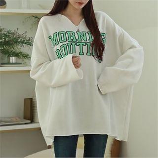 Letter V-neck Napped T-shirt